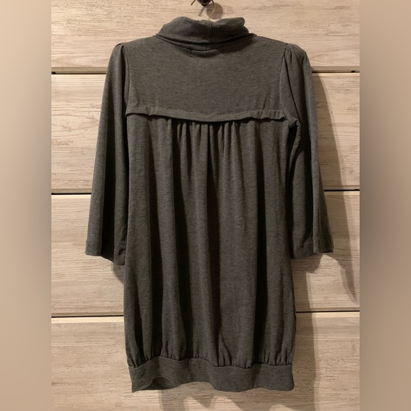 Rosebud Top with Turtle Neck - Picture 2 of 2